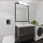 Central Apartment דירה *